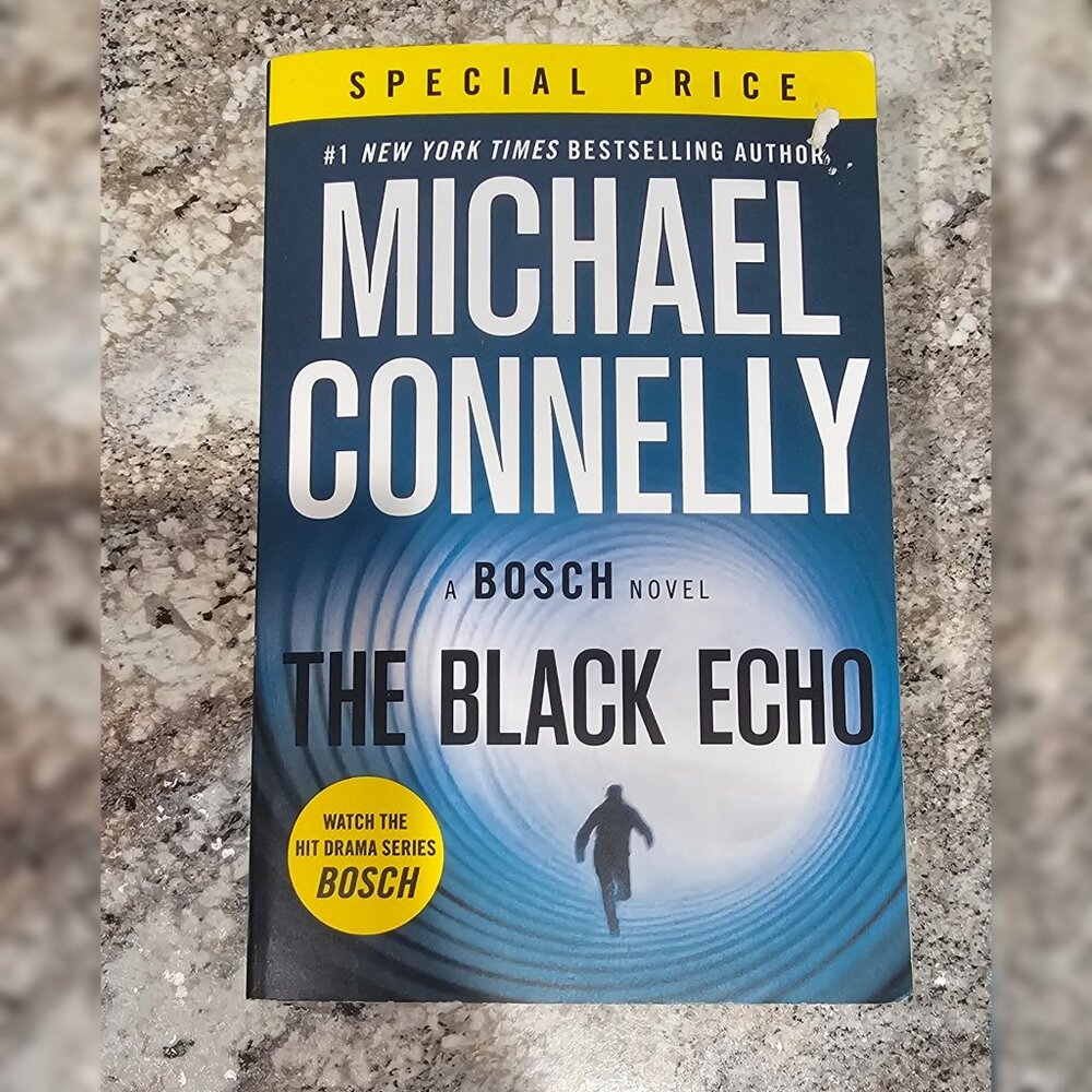 The Black Echo by Michael Connelly Paperback